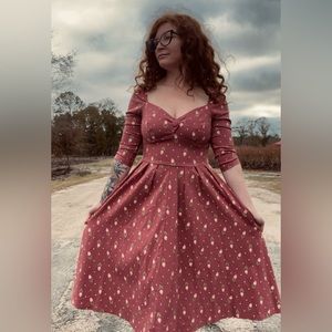 Unique Vintage tulip dress, size medium (6-8)